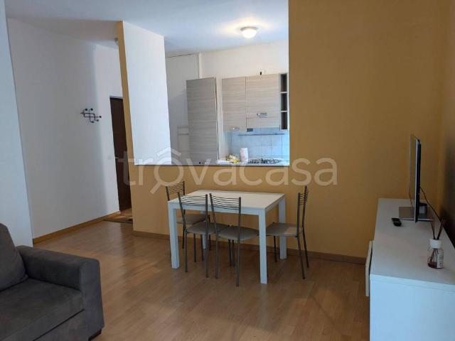 Appartamento in affitto a Como, Lombardia