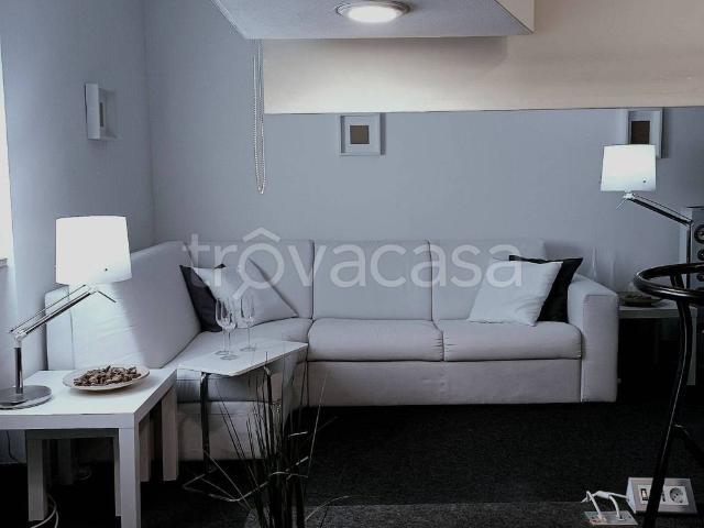 Appartamento in affitto a Sagnino, Como