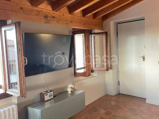 Appartamento in affitto a Corte Franca, Lombardia