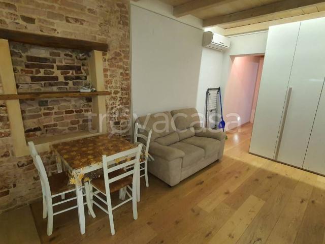 Appartamento in affitto a Vecchia Dogana, Cremona