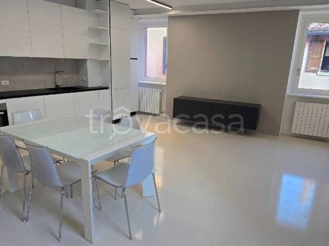 Appartamento in affitto a Desenzano Del Garda, Lombardia