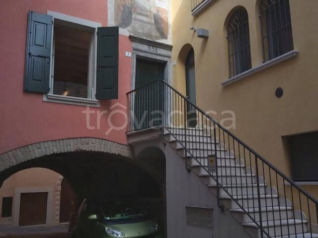 Appartamento in affitto a Desenzano Del Garda, Brescia