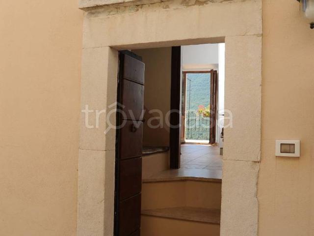 Appartamento in affitto a Fontecchio, Abruzzo