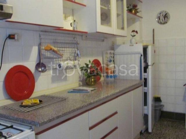 Appartamento in affitto a Centro Ovest, Serra Riccò
