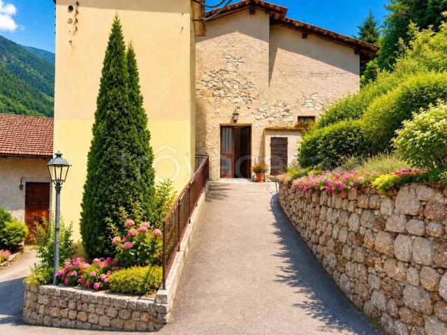 Appartamento in affitto a Comunità montana della valle Camonica, Incudine