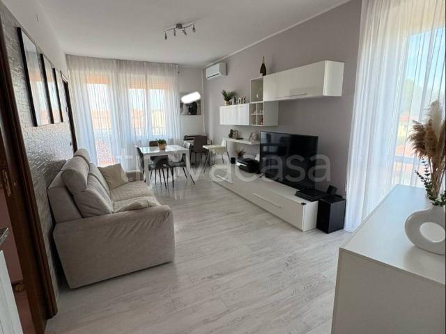 Appartamento in affitto a Lainate, Lombardia