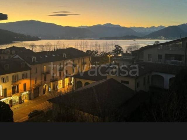 Appartamento in affitto a Comunità Montana Valli del Verbano, Laveno Mombello