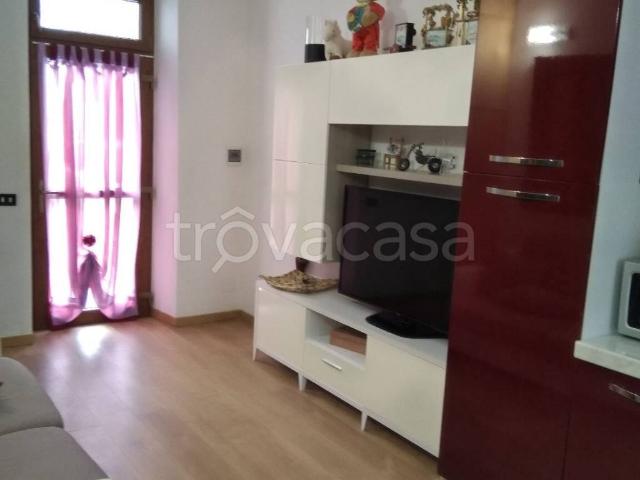 Appartamento in affitto a Lomagna, Lombardia