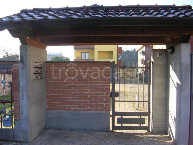 Appartamento in affitto a Lonate Pozzolo, Lombardia