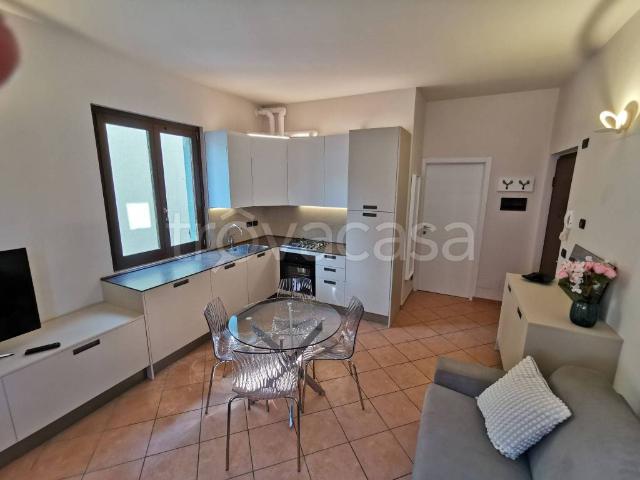 Appartamento in affitto a Lonato, Lombardia