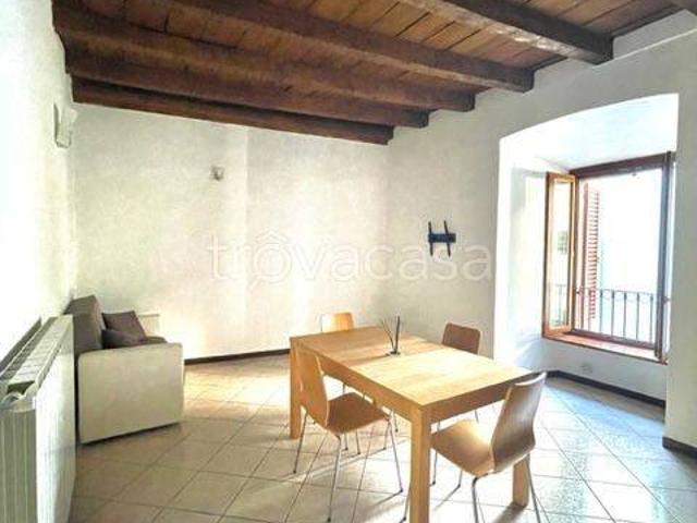 Appartamento in affitto a Lovere, Lombardia
