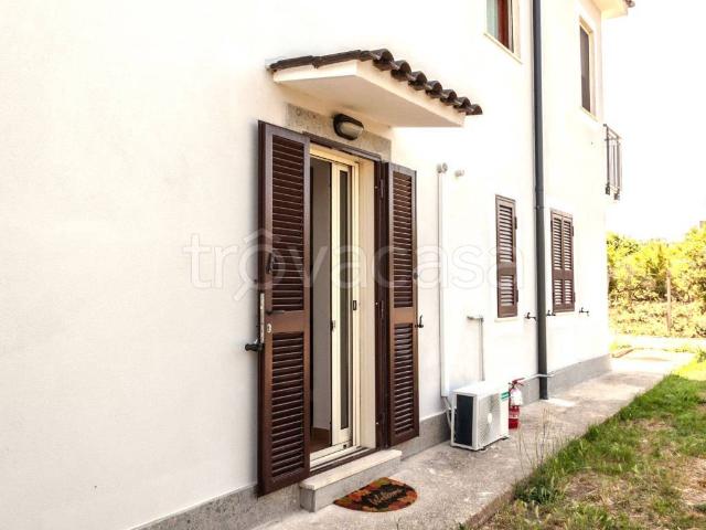 Appartamento in affitto a Sassone, Roma Capitale