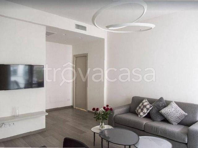 Appartamento in affitto a Municipio 7, Milano
