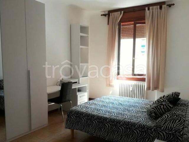 Appartamento in affitto a Municipio 9, Milano