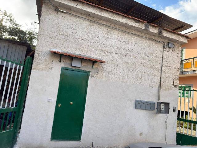 Appartamento in affitto a Paratina, Campania