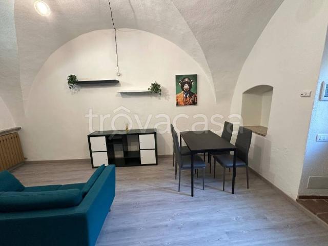 Appartamento in affitto a Botta, Nembro