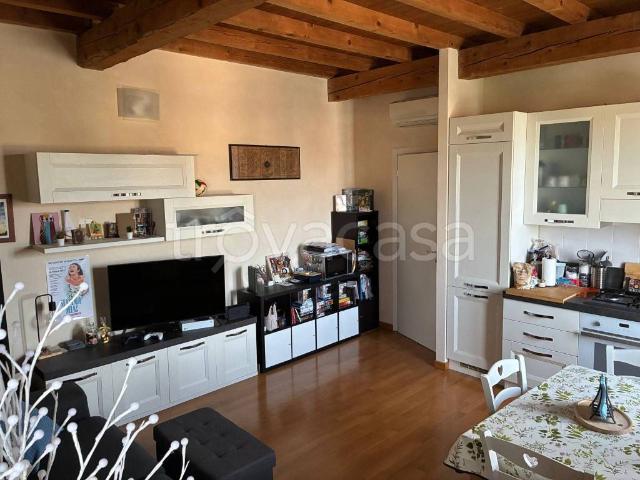 Appartamento in affitto a Bassa Reggiana, Re
