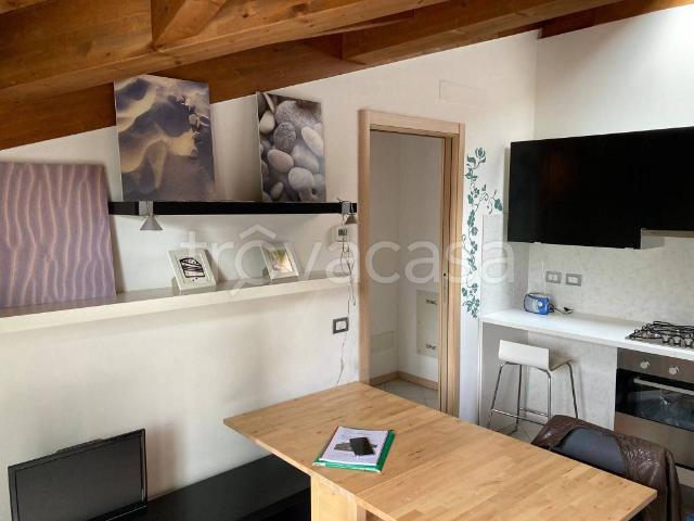 Appartamento in affitto a Porchera, Olgiate Molgora