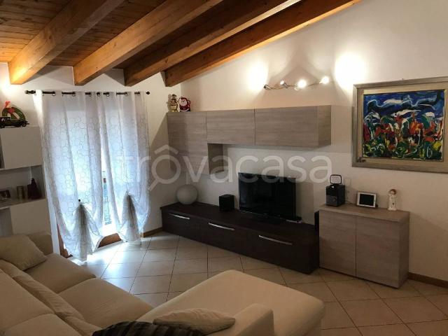 Appartamento in affitto a Longoni, Palazzago