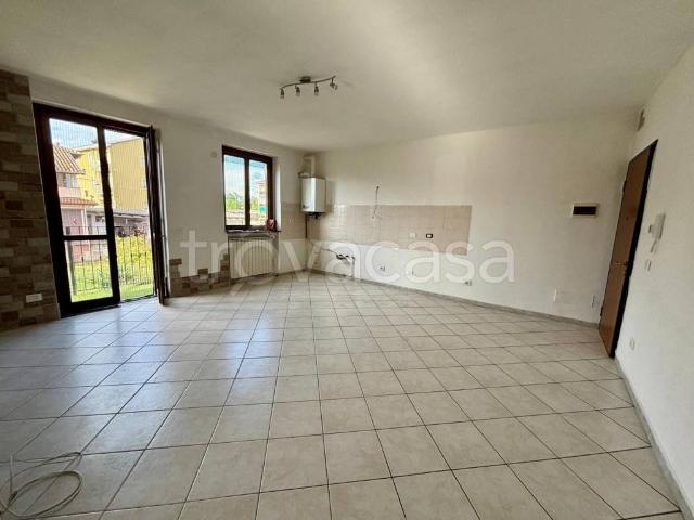Appartamento in affitto a Parona, Lombardia