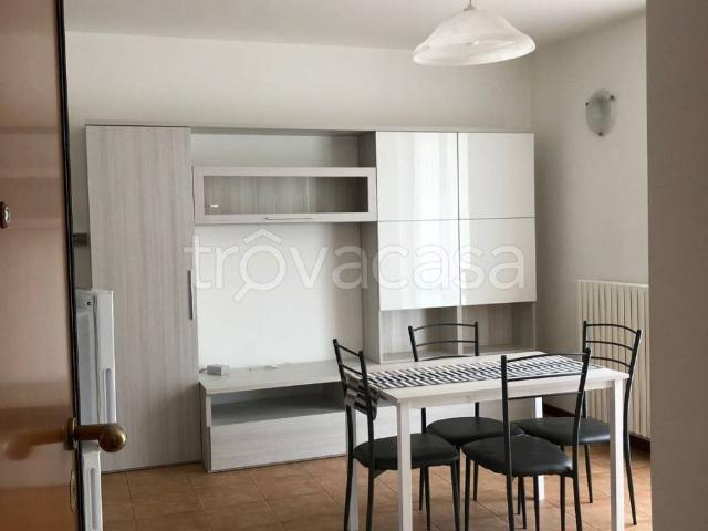 Appartamento in affitto a Cravino, Pavia