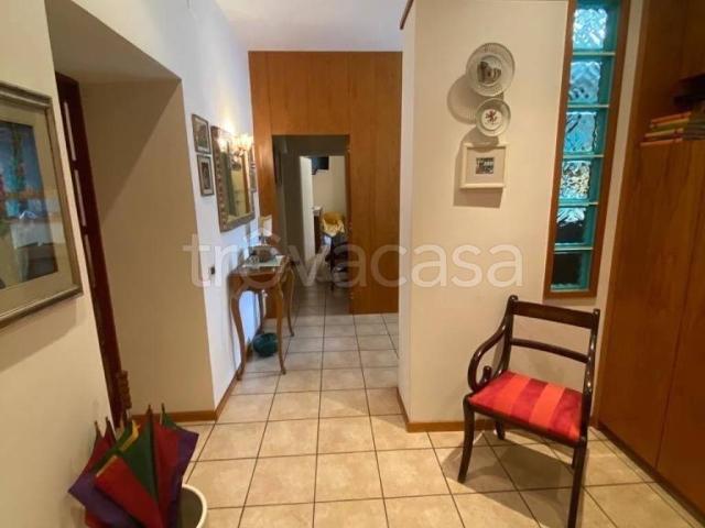 Appartamento in affitto a Sant'Erminio, Cenerente
