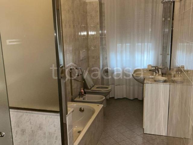 Appartamento in affitto a Infrangibile, Piacenza