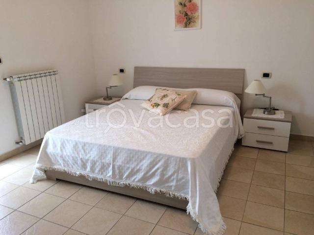 Appartamento in affitto a Quartiere dei poeti, Pineto