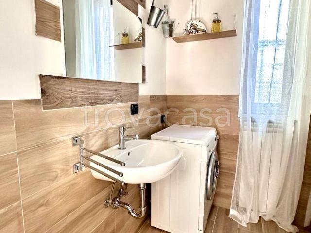 Appartamento in affitto a Porto Ceresio, Varese