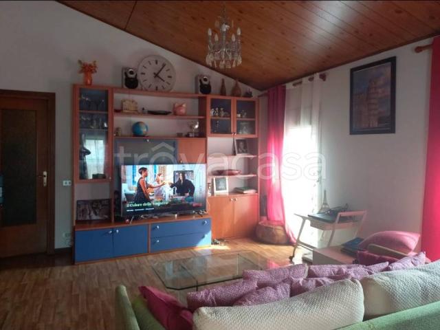 Appartamento in affitto a Comunità Montana del Piambello, Porto Ceresio