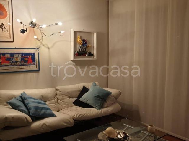 Appartamento in affitto a Mezzana, Prato