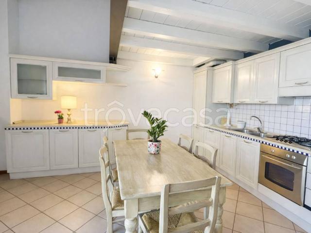 Appartamento in affitto a Puegnago, Lombardia