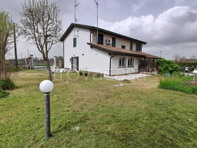 Villa Indipendente in affitto a Pianura Reggiana, Re