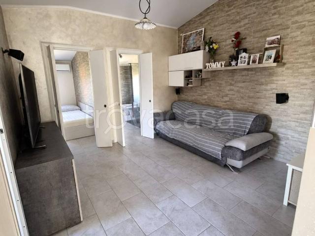 Appartamento in affitto a Castel di Decima, Roma