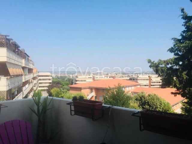 Appartamento in affitto a Giardino di Roma, Roma Capitale
