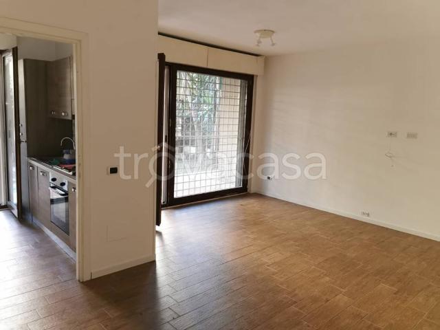 Appartamento in affitto a Municipio Roma IX, Roma Capitale