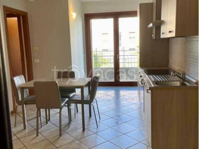 Appartamento in affitto a Rovato, Lombardia