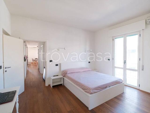 Appartamento in affitto a Sentina, Marche