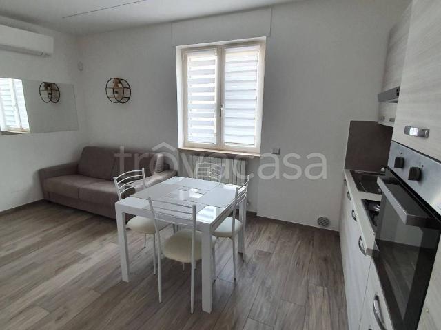 Appartamento in affitto a Paese Alto, Marche