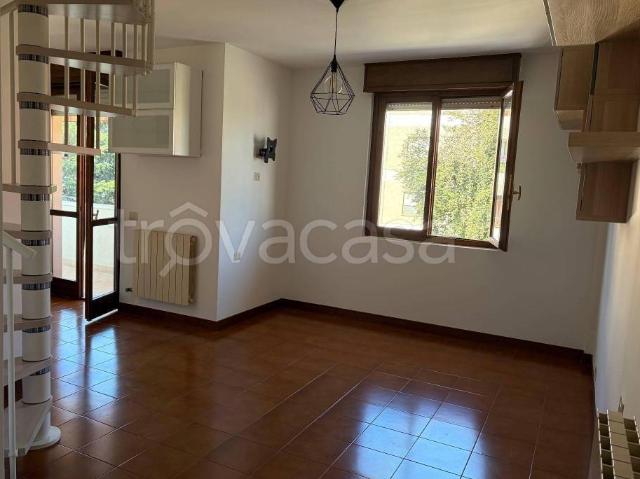 Appartamento in affitto a Volta-Prealpi, Saronno