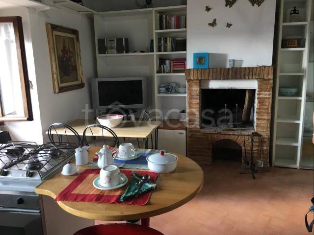 Appartamento in affitto a Stroncone, Umbria