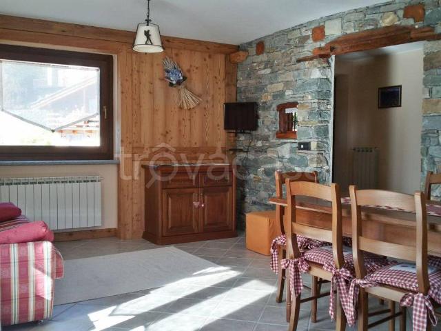 Appartamento in affitto a Torgnon, Chatrian