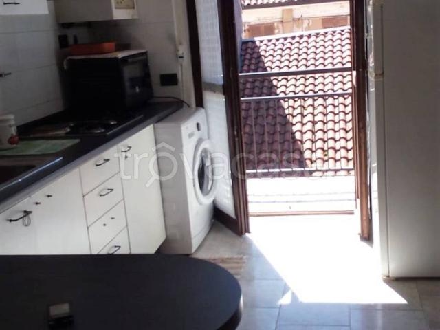 Appartamento in affitto a Trecate, Novara