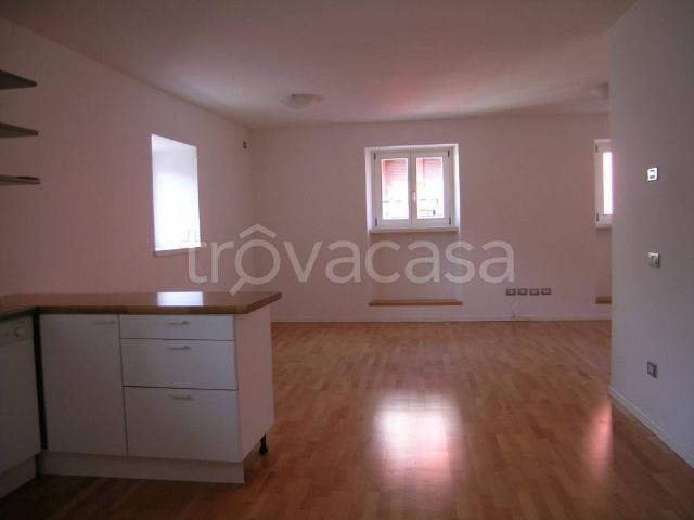 Appartamento in affitto a Territorio Val d'Adige, Trento