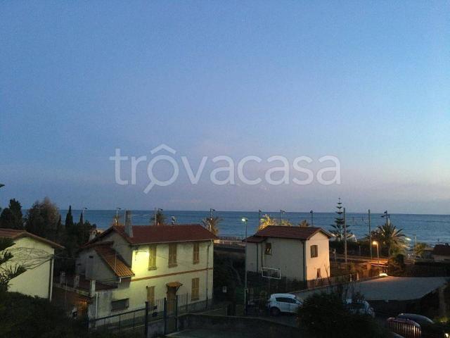 Appartamento in affitto a Vallecrosia, Liguria
