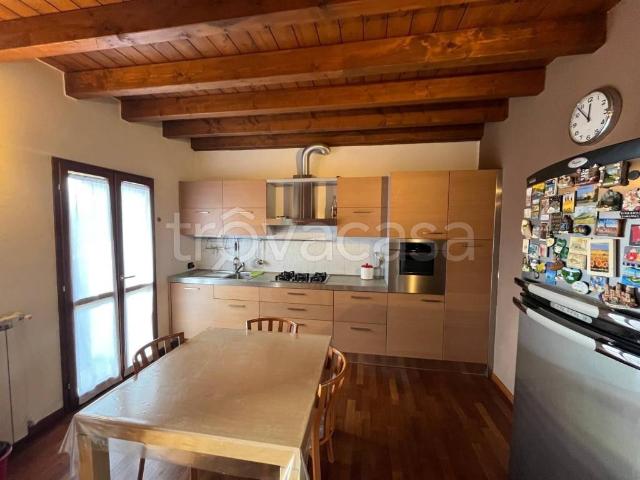 Appartamento in affitto a Varallo Pombia, Novara