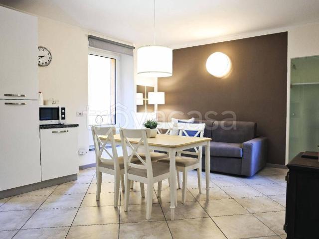 Appartamento in affitto a Varenna, Lombardia