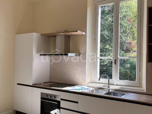 Appartamento in affitto a Velate, Varese