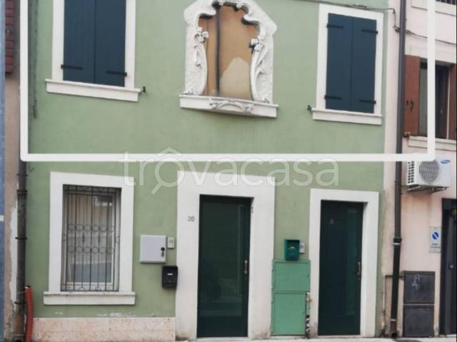 Appartamento in affitto a Sud-Est, Brenzone