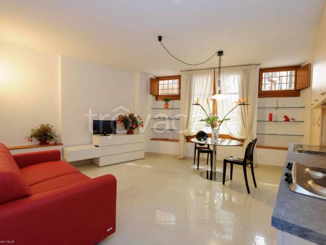 Appartamento in affitto a Centro storico, Brenzone